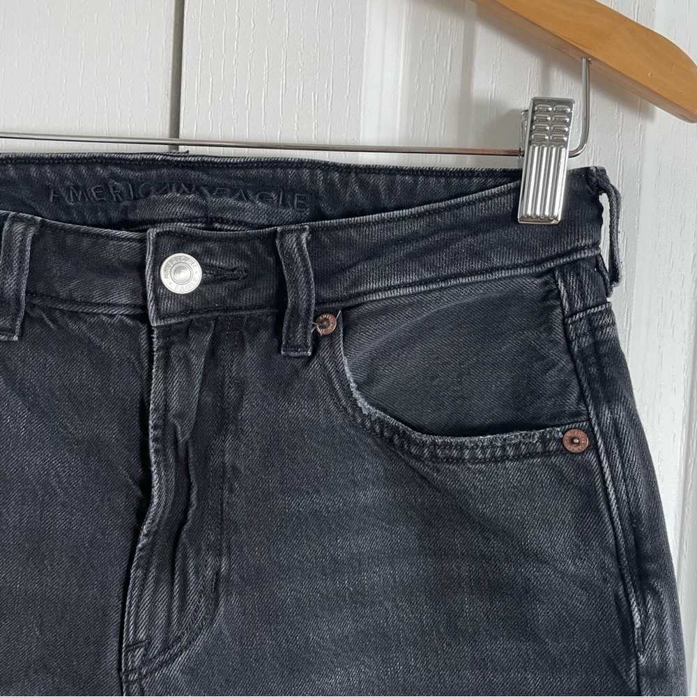 American Eagle Mom Jeans Women’s 6 Long 30” Inseam Black Ripped Straight Leg - Picture 4 of 15